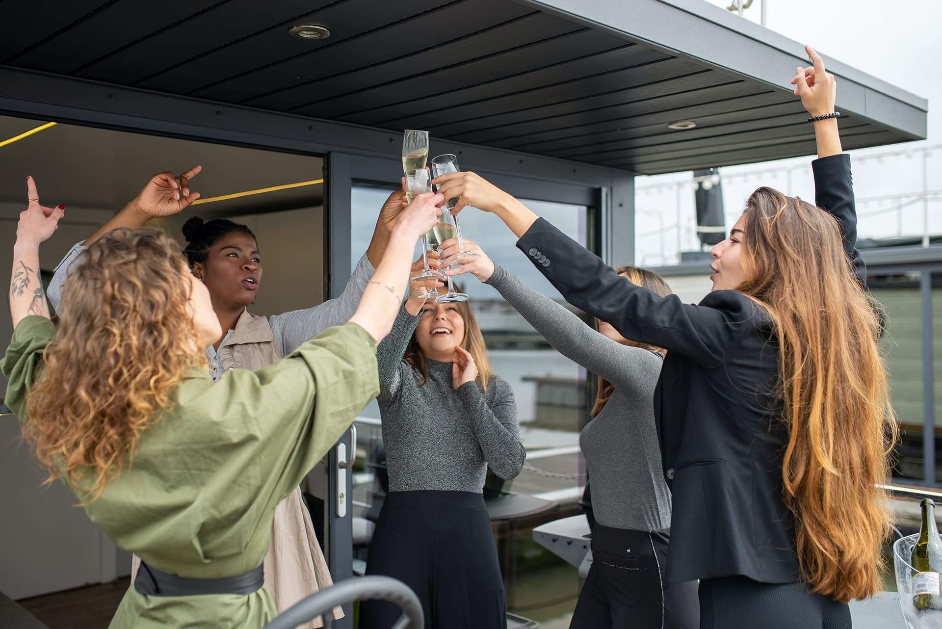 Champagne, prosecco vagy frizzante? Mutatjuk, mi a különbség!
